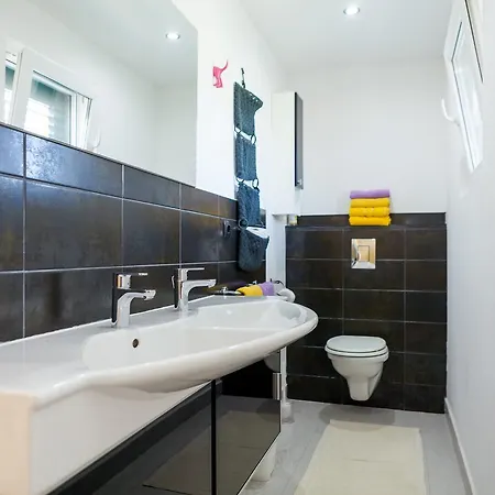 House Nikita בית נופש *
